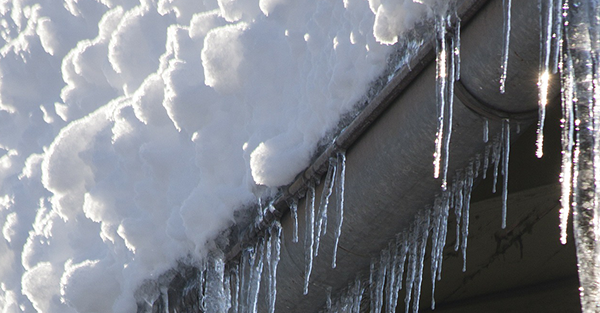 ice-dams-on-roof