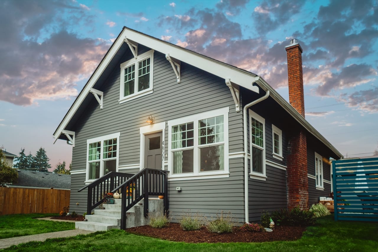 grey-house-in-sunset