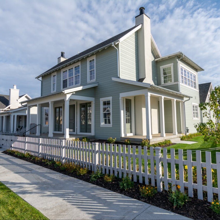 house-in-the-suburbs-pexels-michaelgaultphotos-5587941