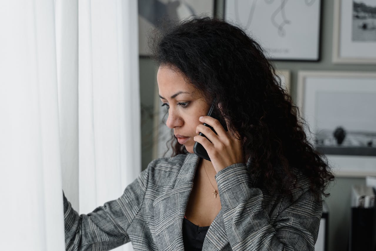 woman-making-call-insurance